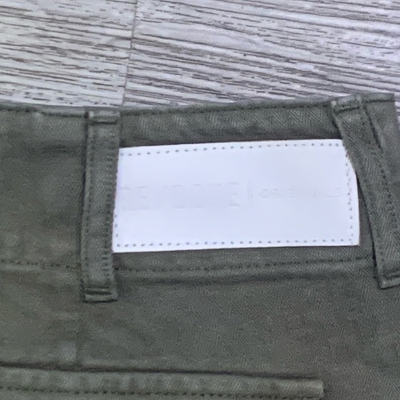 RE/DONE Originals Olive Short - Picture 3 of 4